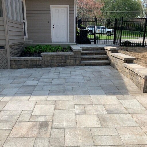 Hardscape Paver Patio with Retaining Wall